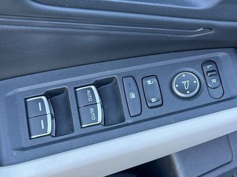 Used 2023 Honda Accord EX image 12