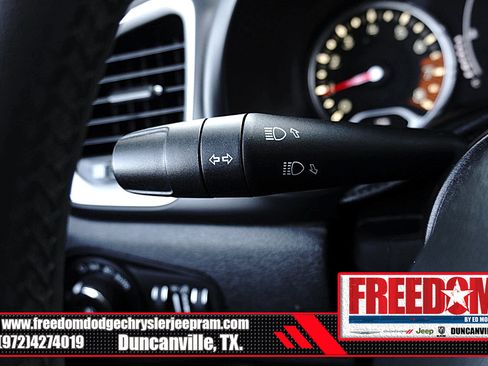 Used 2020 Jeep Renegade Latitude FWD image 28