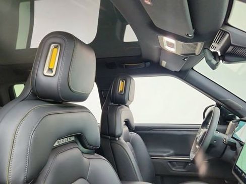 Used 2025 Rivian R1S Adventure image 22