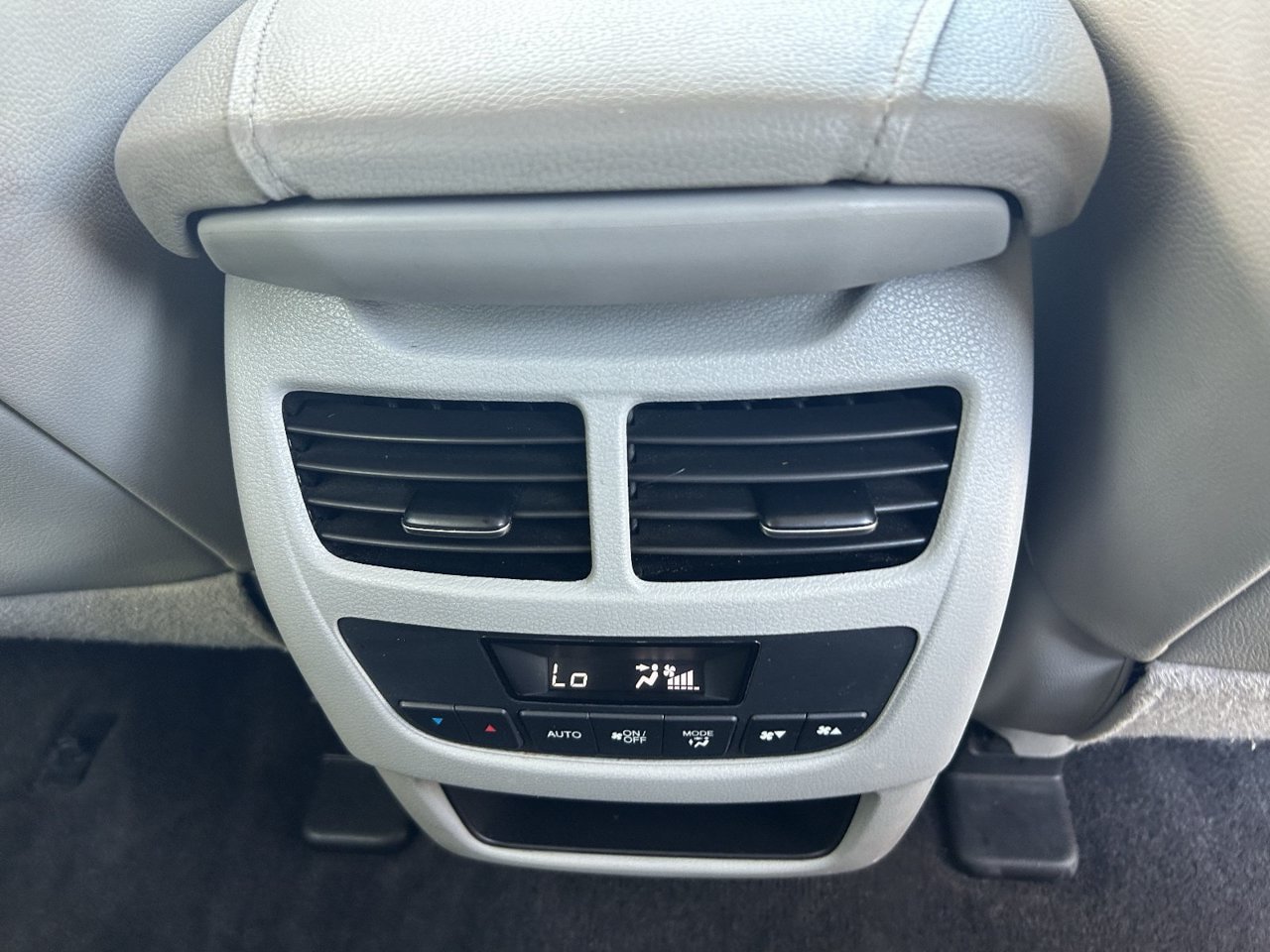 Used 2016 Acura MDX w/ Technology Package FWD image 17