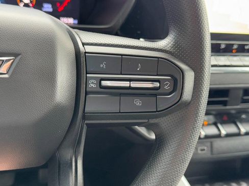 Used 2025 Chevrolet Colorado Trail Boss image 17