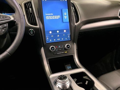 Used 2022 Ford Edge SEL w/ Convenience Package image 6