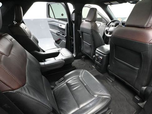 Used 2023 Ford Explorer Platinum w/ Technology Package image 52