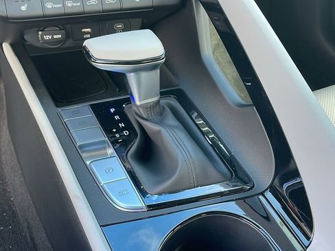New 2025 Hyundai Elantra Limited image 22