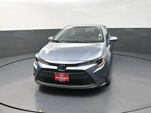 Used 2024 Toyota Corolla LE FWD image 2