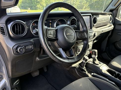 Used 2021 Jeep Wrangler Unlimited Sport AWD/4WD image 14