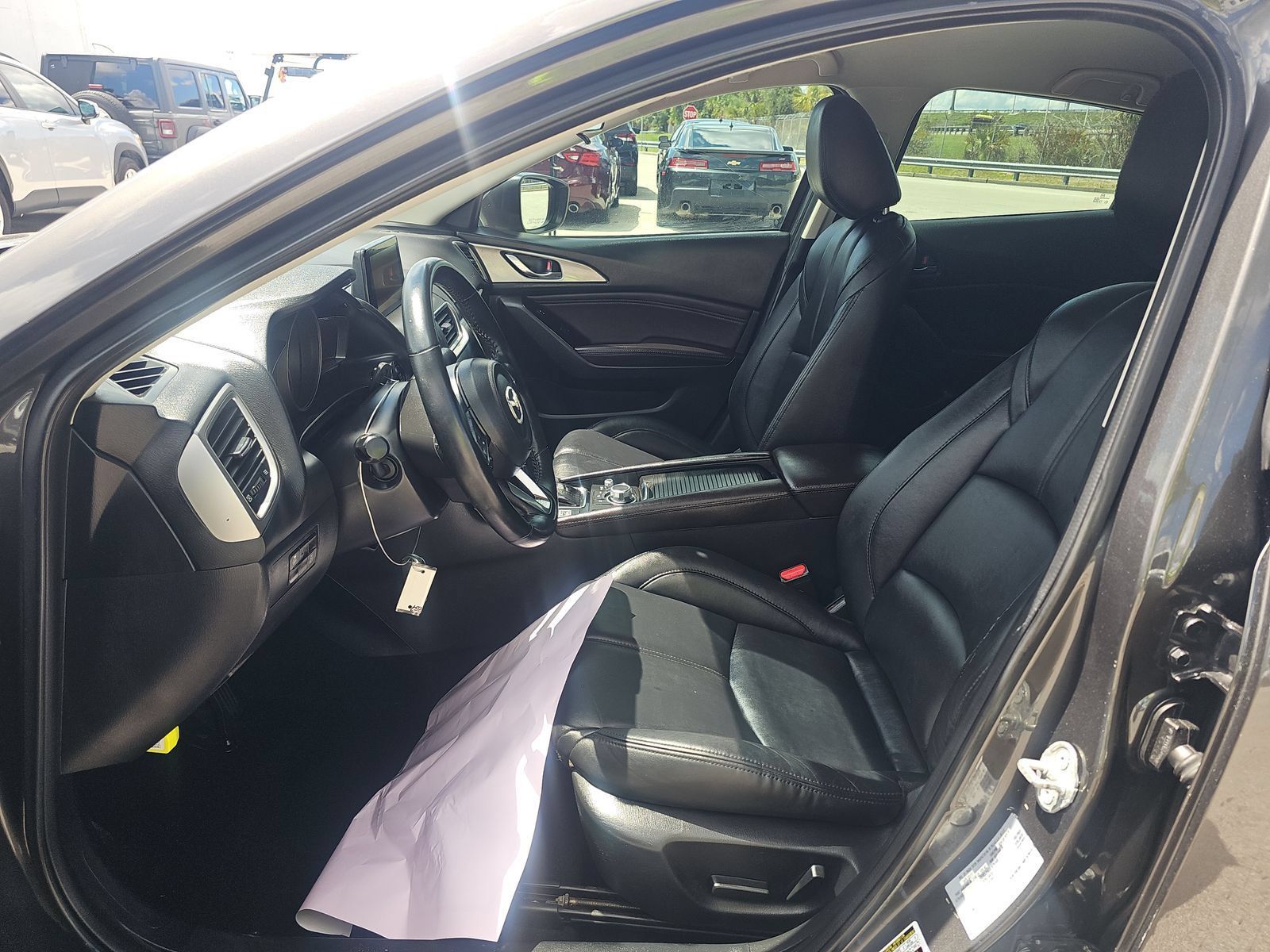 Used 2017 MAZDA MAZDA3 Touring FWD image 5