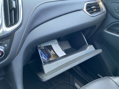 Used 2023 Chevrolet Equinox Premier image 29