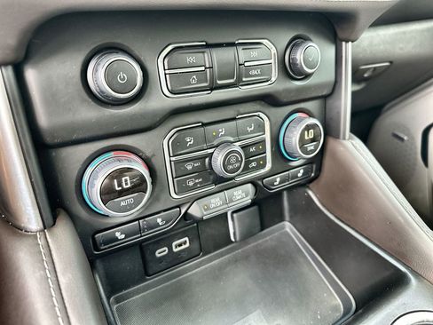 Used 2024 Chevrolet Tahoe LT w/ Luxury Package RWD image 27