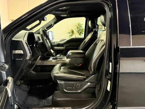 Used 2018 Ford F150 Platinum w/ Equipment Group 701A Luxury AWD/4WD image 13
