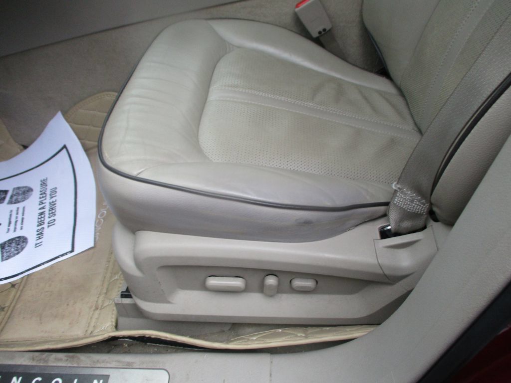 Used 2013 Lincoln MKX AWD image 11