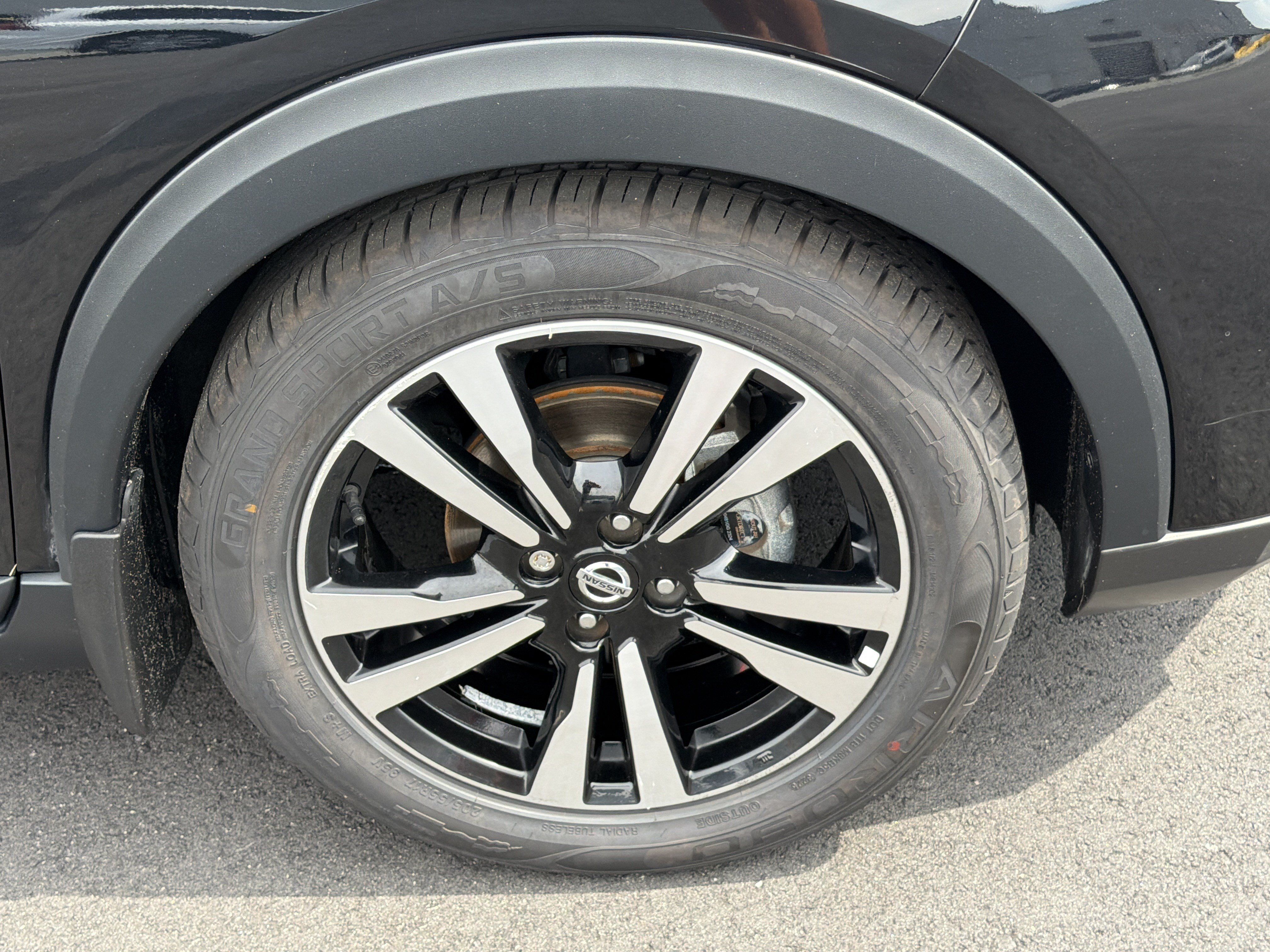 Used 2020 Nissan Kicks SV FWD image 12