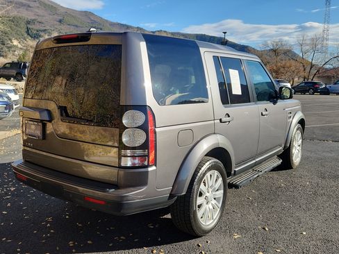 Used 2015 Land Rover LR4 image 3