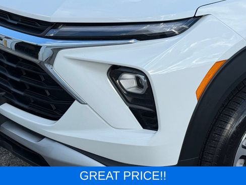 Used 2025 Chevrolet TrailBlazer LT AWD/4WD image 13