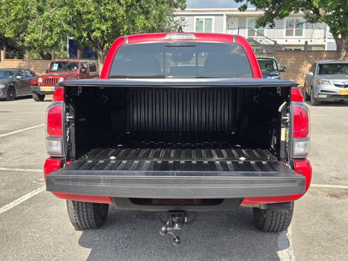 Used 2021 Toyota Tacoma TRD Off-Road w/ Technology Package AWD/4WD image 20