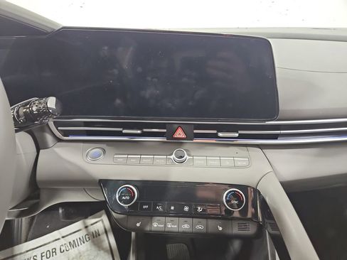 Certified 2024 Hyundai Elantra SEL w/ Convenience Package FWD image 20