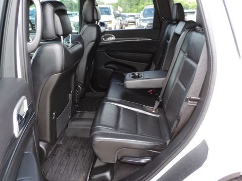 Used 2022 Jeep Grand Cherokee Limited AWD/4WD image 25
