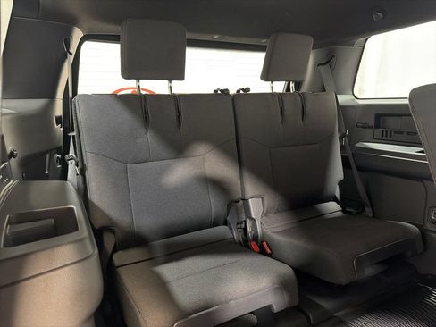 Used 2025 Toyota 4Runner SR5 AWD/4WD image 16