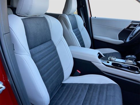 New 2025 Mitsubishi Outlander SE image 32