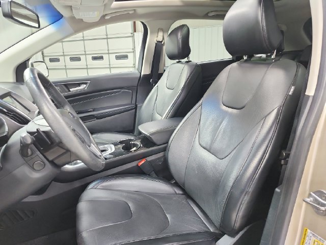 Used 2018 Ford Edge Titanium w/ Equipment Group 301A FWD image 10