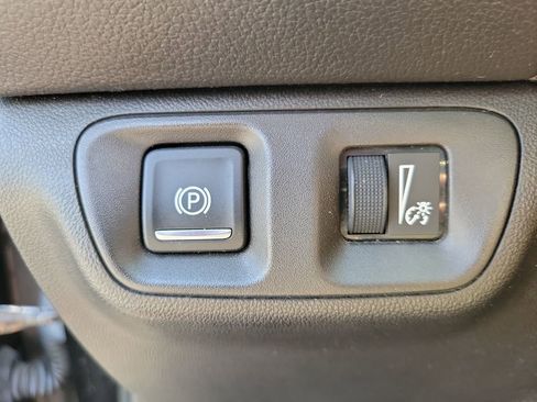 Used 2018 GMC Acadia SLE w/ Driver Alert Package I AWD/4WD image 22
