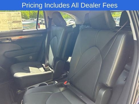 New 2026 Toyota Highlander Limited AWD/4WD image 9