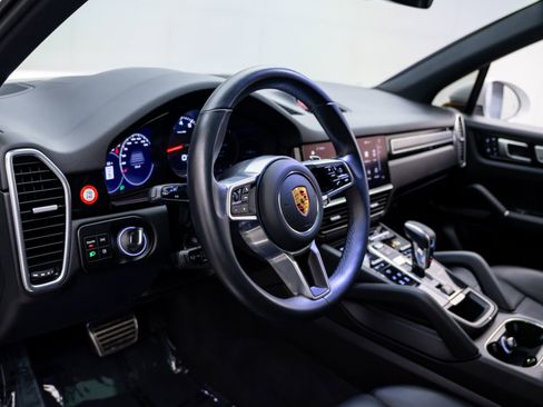 Certified 2023 Porsche Cayenne S Platinum AWD/4WD image 4