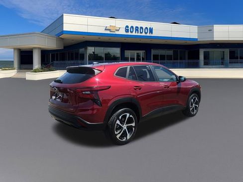 Used 2024 Chevrolet Trax RS w/ Driver Confidence Package FWD image 6