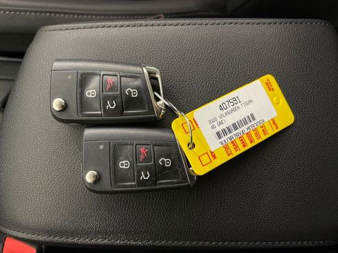 Used 2020 Volkswagen Tiguan SE w/ Panoramic Sunroof Package image 26