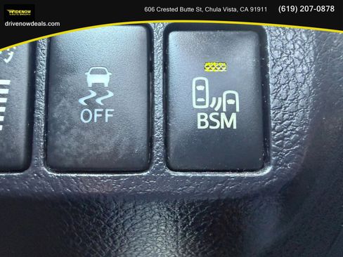 Used 2015 Toyota RAV4 Limited w/ Technology Package FWD image 26