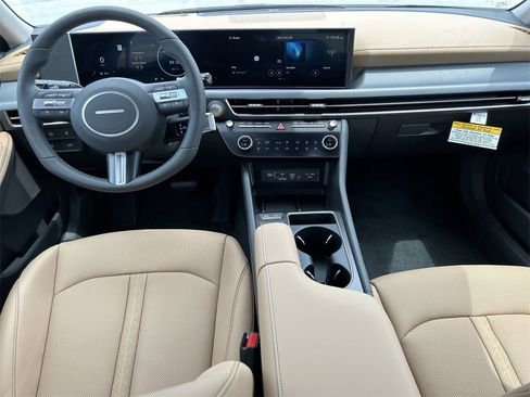 New 2025 Hyundai Sonata Limited image 3