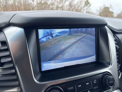 Used 2019 Chevrolet Suburban LT image 21