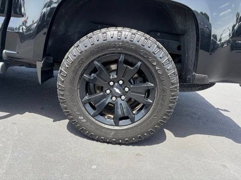 Used 2019 Chevrolet Colorado Z71 w/ Z71 Midnight Edition AWD/4WD image 10
