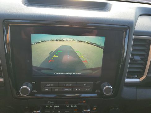 Used 2024 Nissan Frontier SV w/ SV Convenience Package RWD image 17