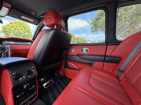 Used 2021 Rolls-Royce Cullinan AWD/4WD image 22
