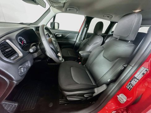 Used 2023 Jeep Renegade Latitude AWD/4WD image 13