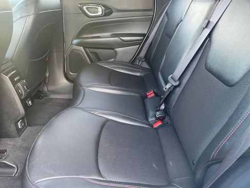 Used 2025 Jeep Compass Trailhawk image 24