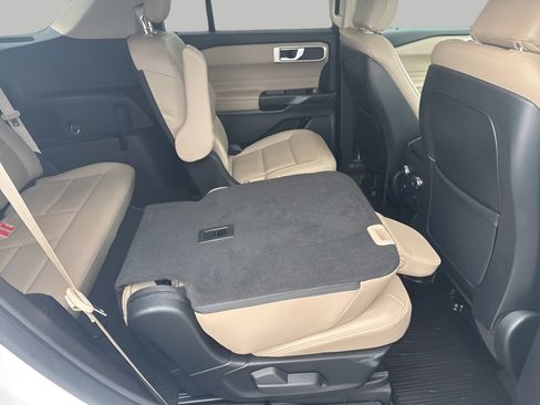 Used 2020 Ford Explorer XLT w/ Equipment Group 202A image 19