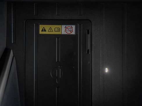 Used 2023 Toyota Tundra Limited w/ Power Package image 28