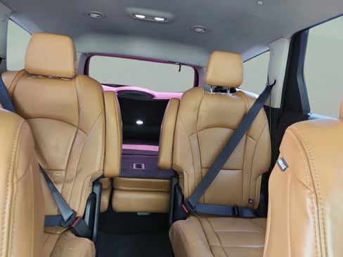 Used 2018 Buick Enclave Essence image 17