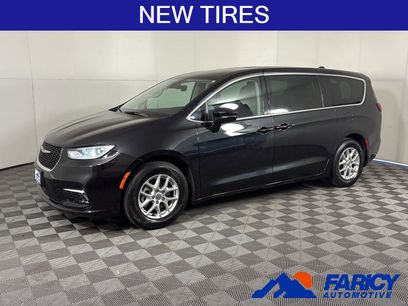 Used 2024 Chrysler Pacifica Touring-L