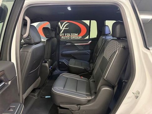 New 2026 GMC Acadia Denali w/ Super Cruise Package FWD image 12