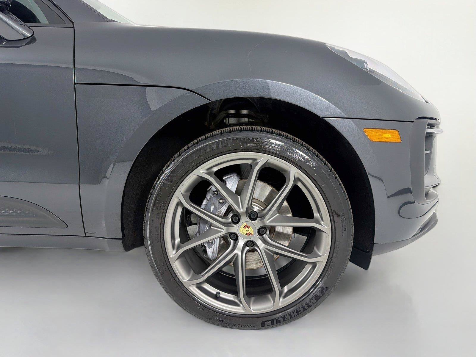 Used 2022 Porsche Macan AWD/4WD image 31