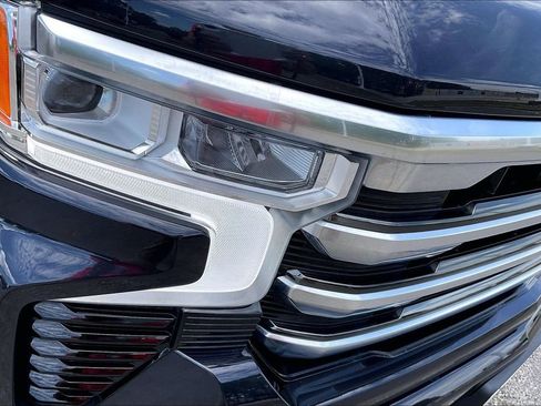 Used 2024 Chevrolet Silverado 1500 High Country w/ Technology Package AWD/4WD image 29