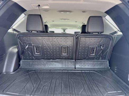 Used 2021 Chevrolet Traverse LT w/ LT Premium Package AWD/4WD image 19