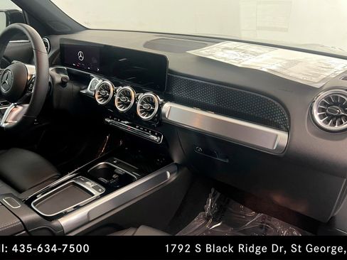 Used 2024 Mercedes-Benz EQB 300 4MATIC image 24