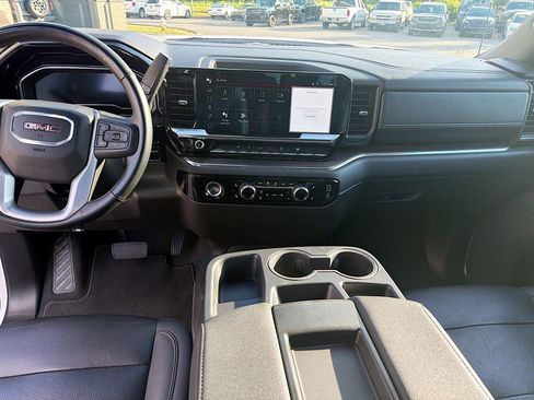 Used 2024 GMC Sierra 1500 SLT AWD/4WD image 18