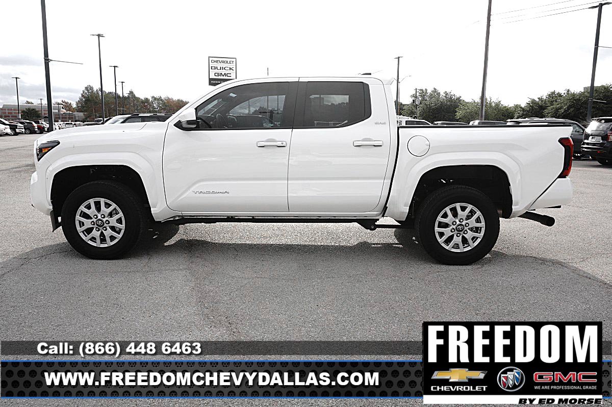 Used 2024 Toyota Tacoma SR5 RWD image 4