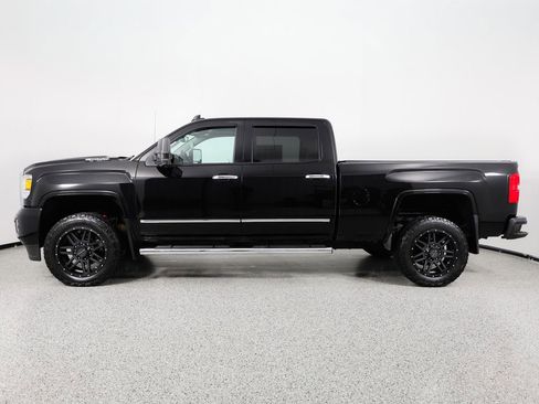 Used 2018 GMC Sierra 2500 Denali image 5