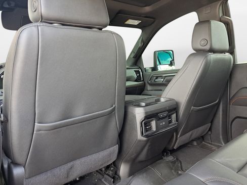 Used 2024 GMC Sierra 2500 AT4 w/ AT4 Premium Plus Package AWD/4WD image 13